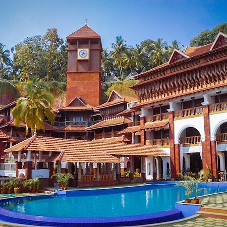 Hotel Ayursoma Ayurveda Royal Retreat à Kovalam Extérieur photo