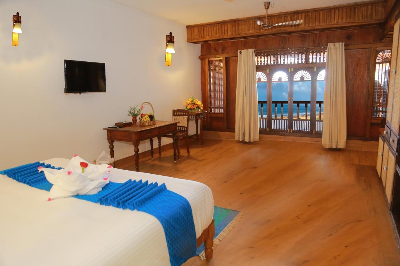 Hotel Ayursoma Ayurveda Royal Retreat à Kovalam Extérieur photo