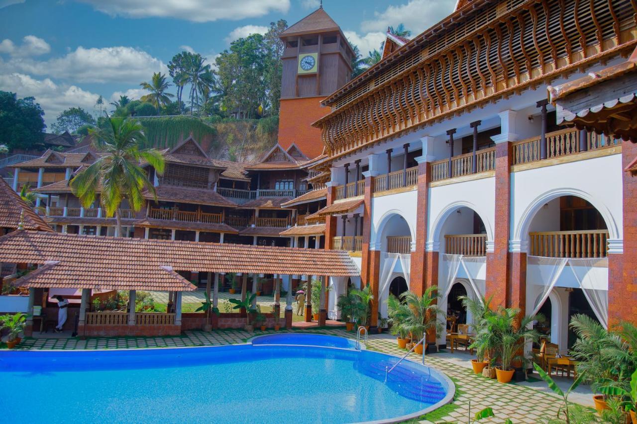 Hotel Ayursoma Ayurveda Royal Retreat à Kovalam Extérieur photo