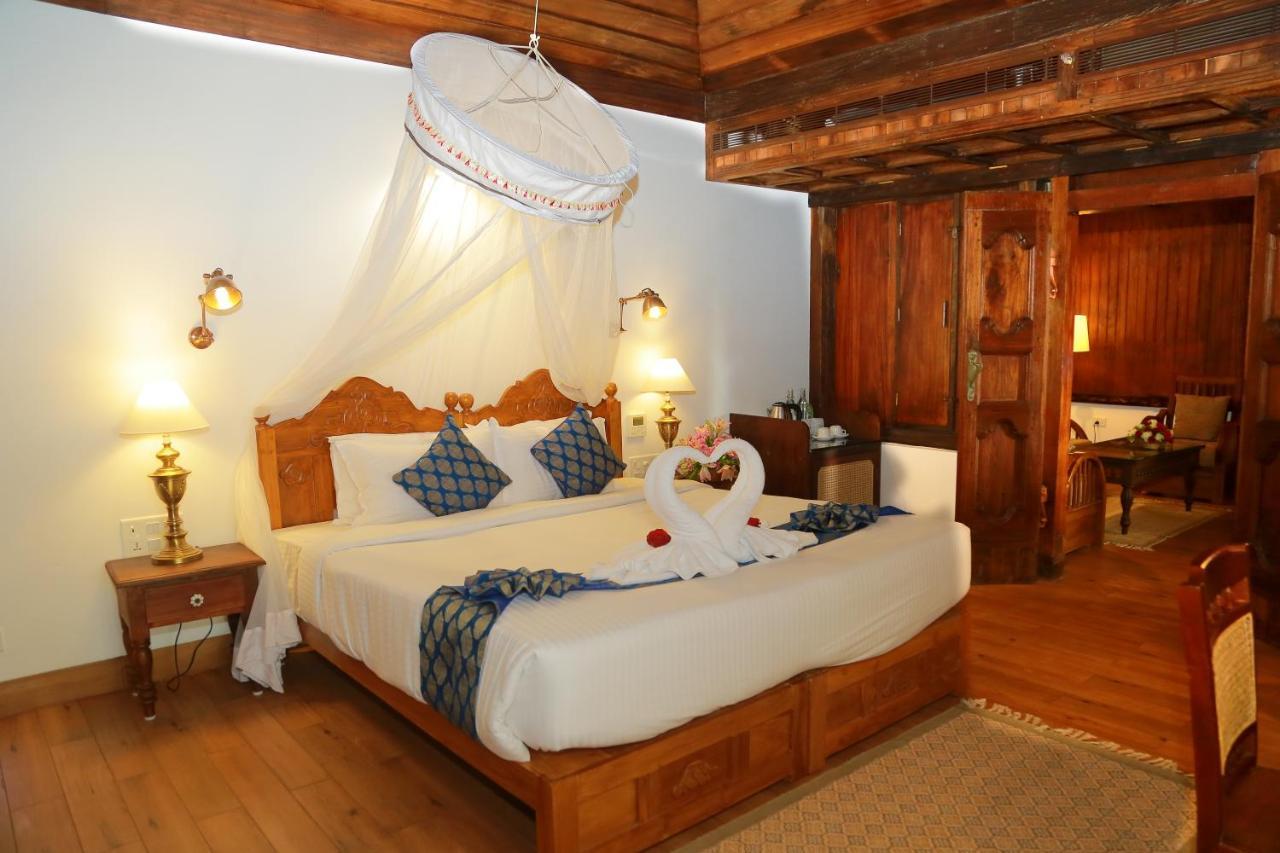 Hotel Ayursoma Ayurveda Royal Retreat à Kovalam Extérieur photo