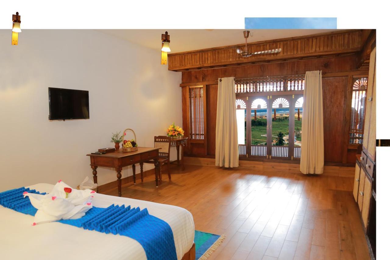 Hotel Ayursoma Ayurveda Royal Retreat à Kovalam Extérieur photo