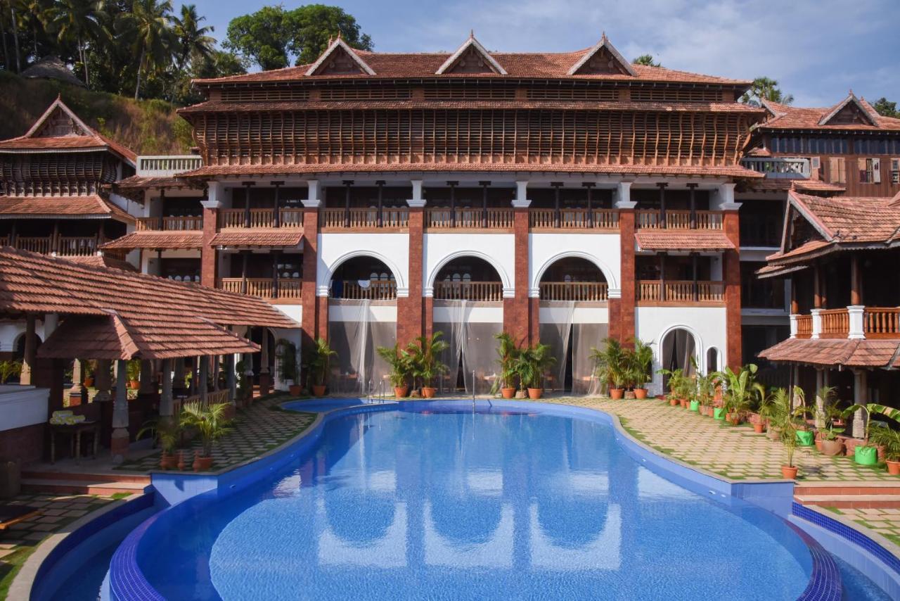 Hotel Ayursoma Ayurveda Royal Retreat à Kovalam Extérieur photo